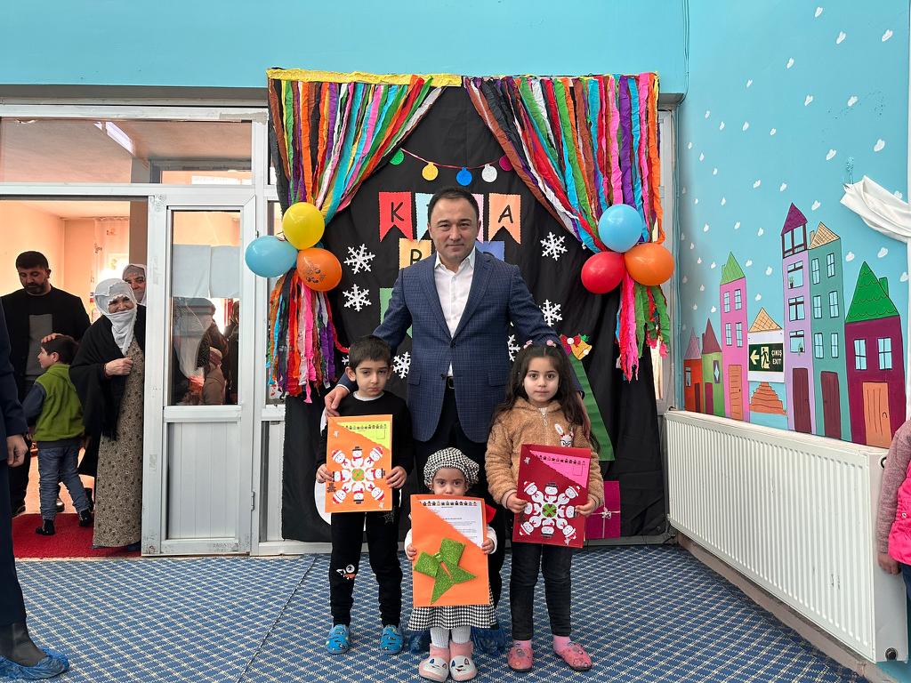 İlçe Kaymakamımız Sayın Yusuf CANKATAR, İbrahim Karaoğlanoğlu İlkokulu ve 125.Yıl Anaokulu'nda gerçekleşen karne dağıtım programına katıldı.